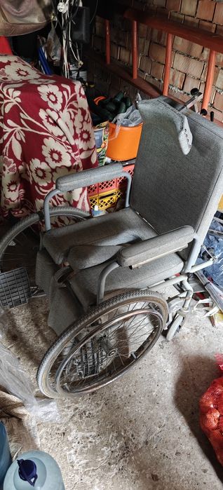 Коляска для реабілітації  та осіб з інвалідістю