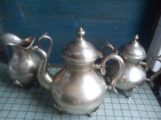Serviço de chá vintage de três peças em muito bom estado vendo troco