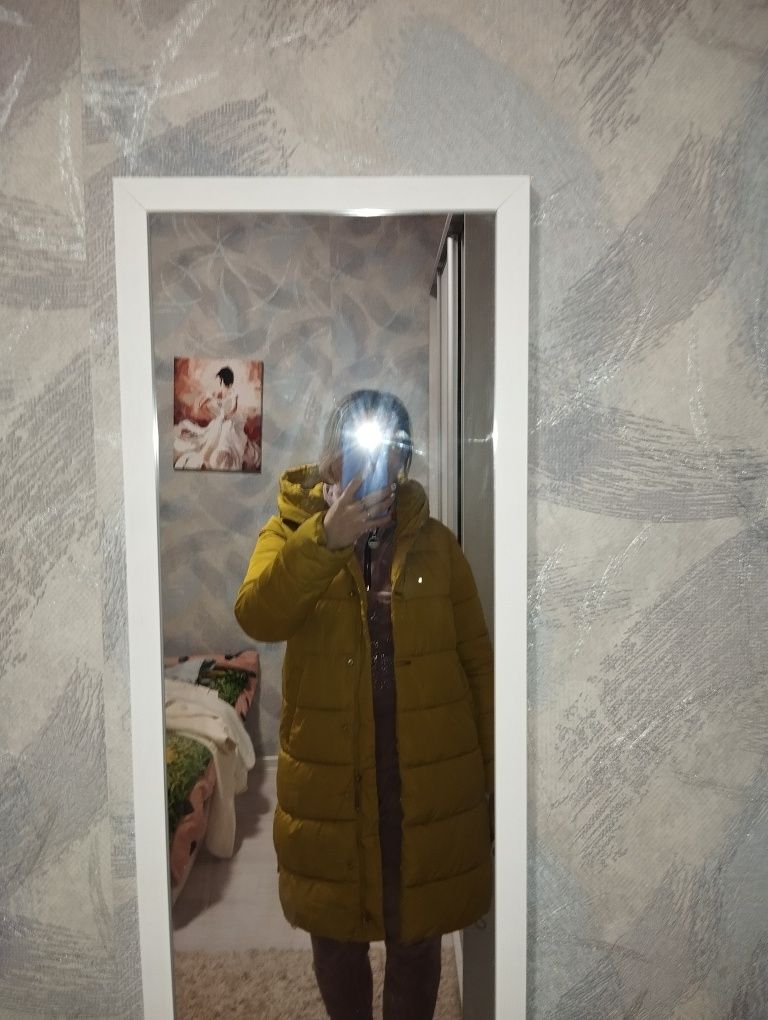 Зимова жіноча куртка