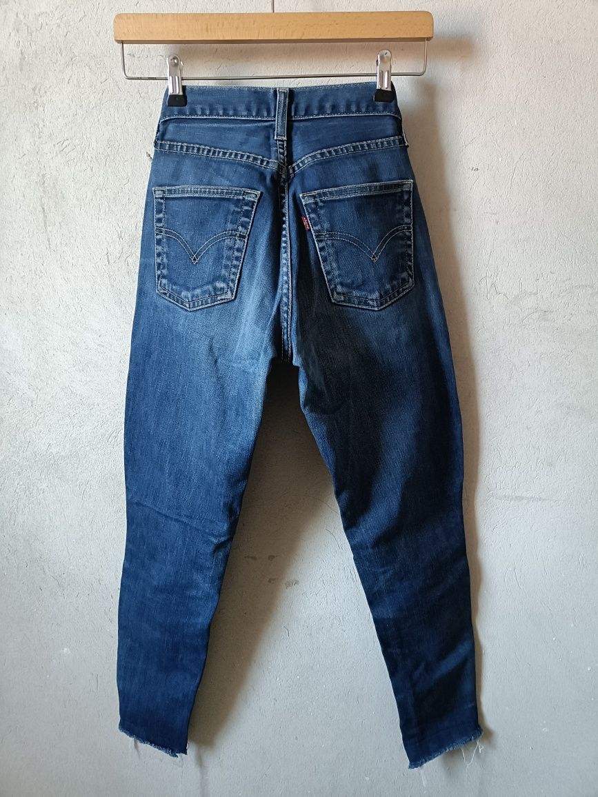 Spodnie jeansowe jeansy Levi's Lewis xs 34 rurki z wysokim stanem