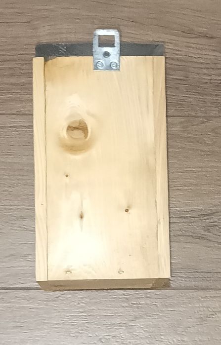 Karmnik budka lęgowa domek dla ptaków z drewna