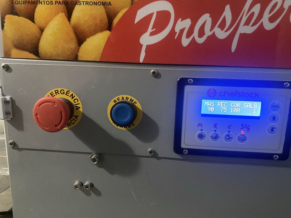 Máquina de Salgados e Doces – Gastromixx – 5.000/h – 2.400€