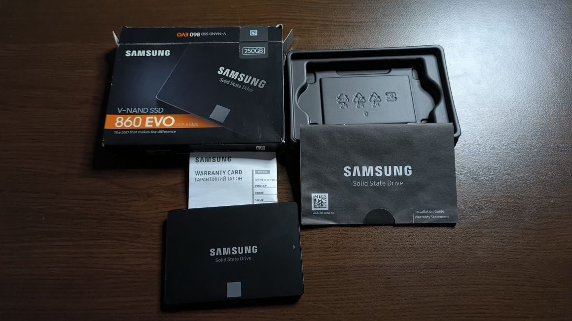 Продам SSD накопитель Samsung 860 EVO 250GB