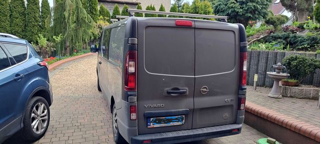 Opel Vivaro stan dobry