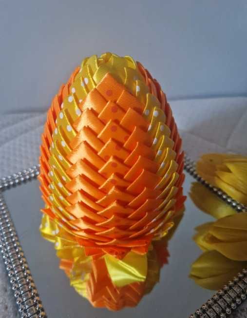 Jajko świąteczne wielkanocne ozdoba świąteczna ze wstążki handmade