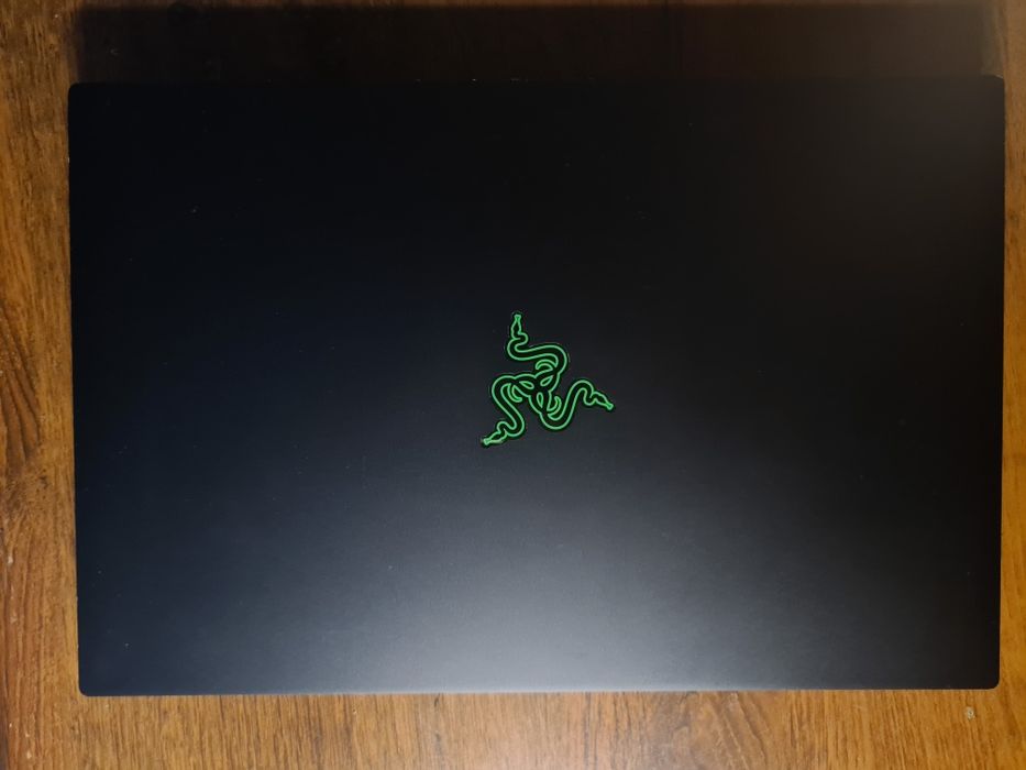 Laptop Razer Blade 15 i7-9750H 16GB RAM RTX2070 Max-Q SSD 512GB