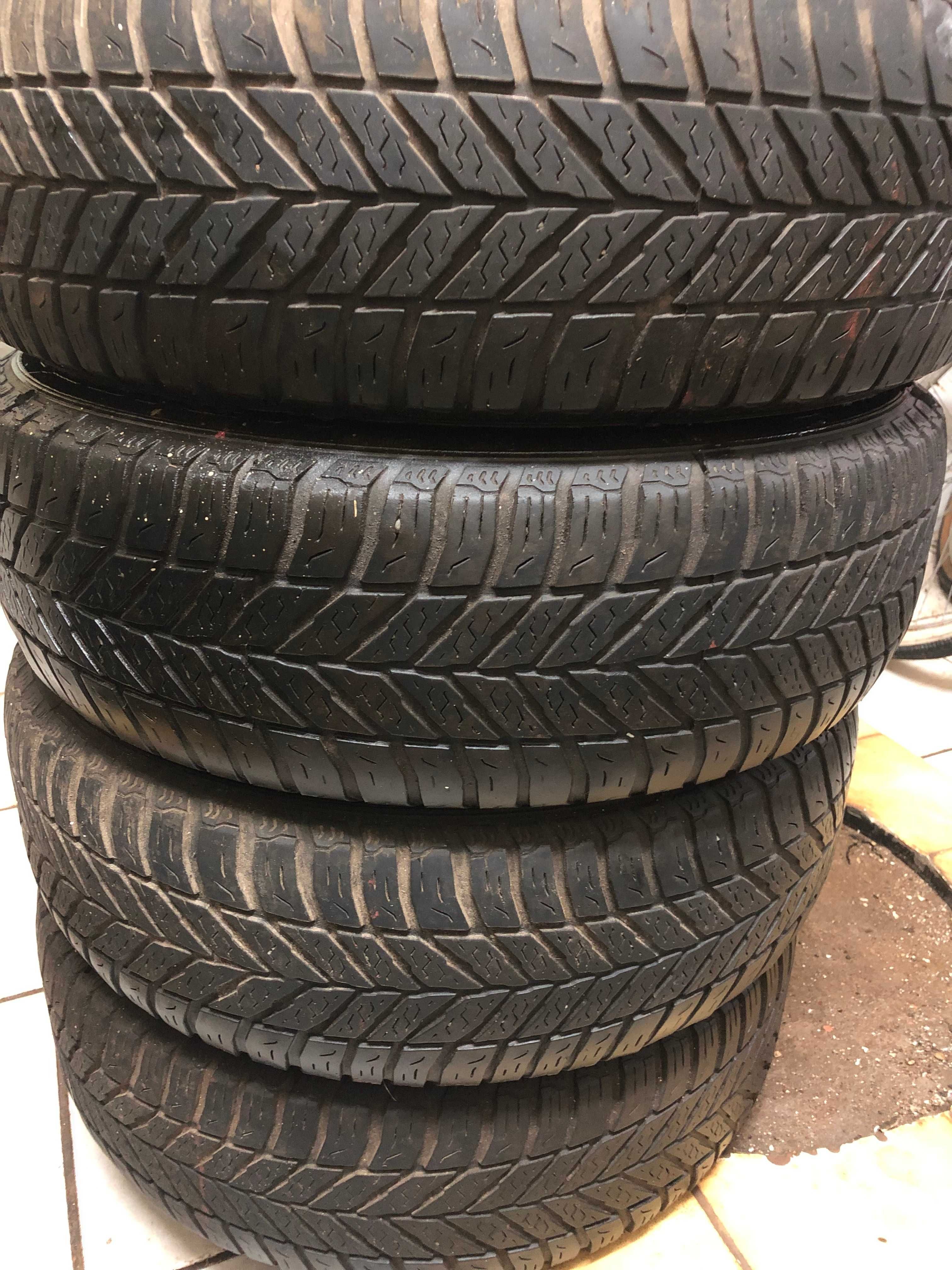 Koło 13x5Jx41 szt.4  Ford Escort z oponą zimową 175/70R13 82Q Fulda