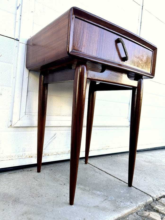 Mesa olaio vintage nordica