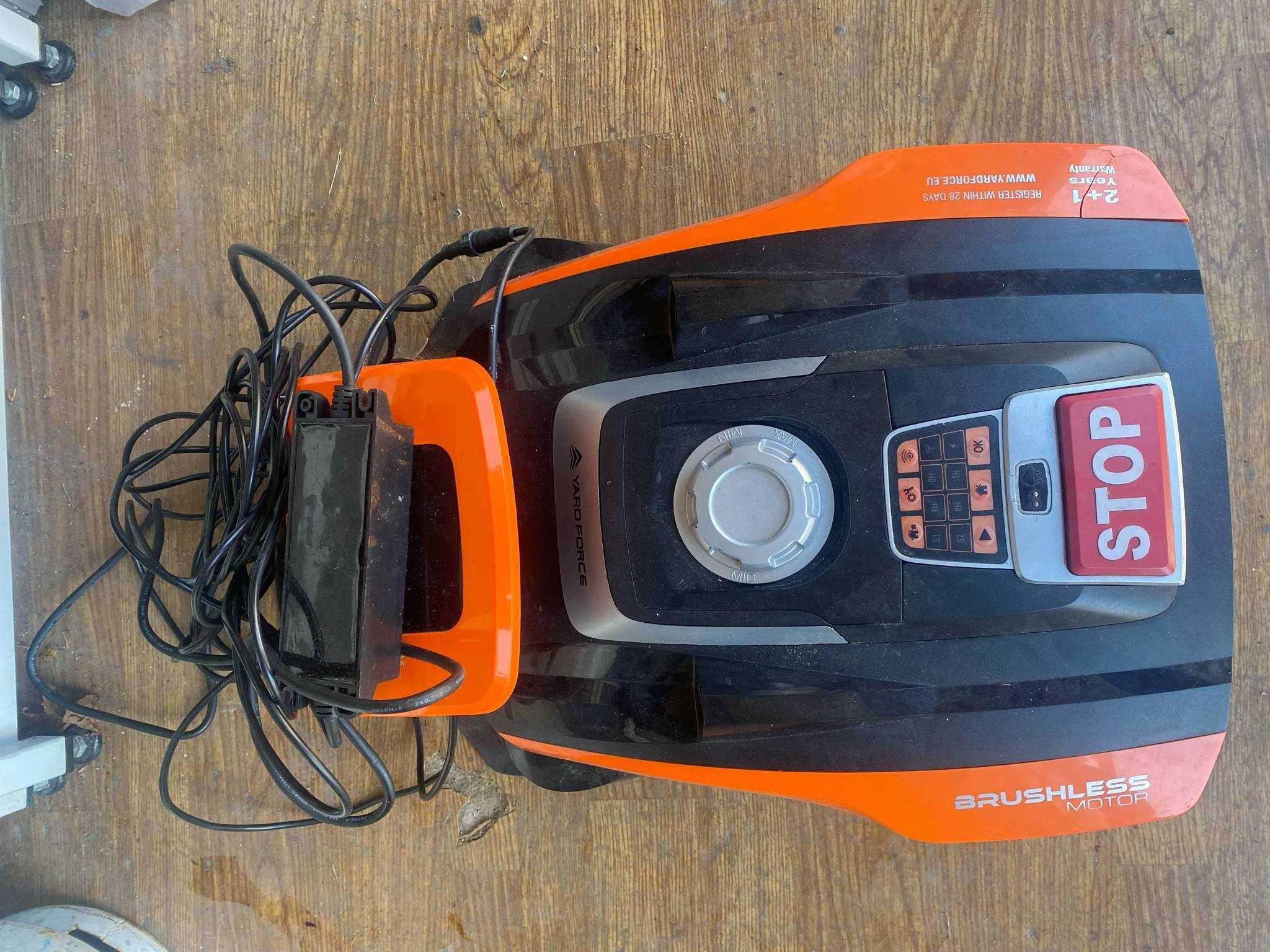Robot koszący Yard Force COMPACT 400RiS