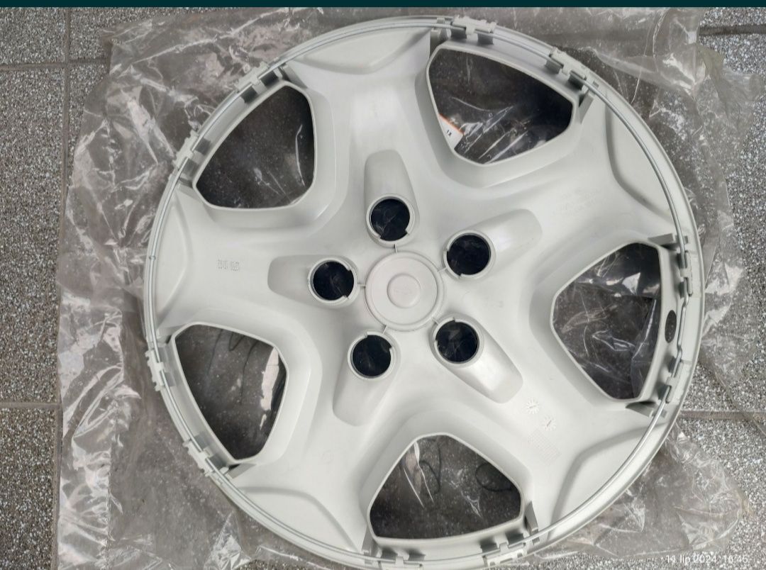 Nowe kołpaki koła 16'' Ford FOCUS MONDEO KUGA S-MAX C-MAX, AM51-1000-B