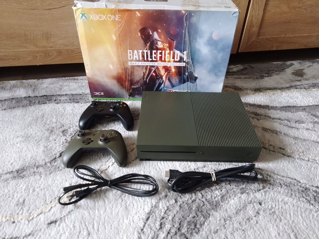 Xbox One S 1tb + 2 pady