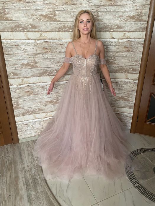 Хвастаюся сукнею