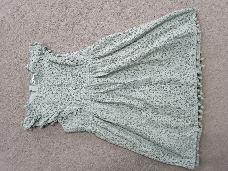 Dziewczęca sukienka r. 134