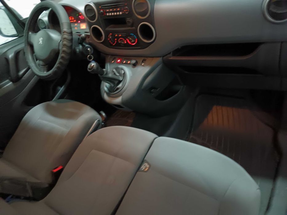 Peugeot partner 3 L 1.6 HDI A/C 2015