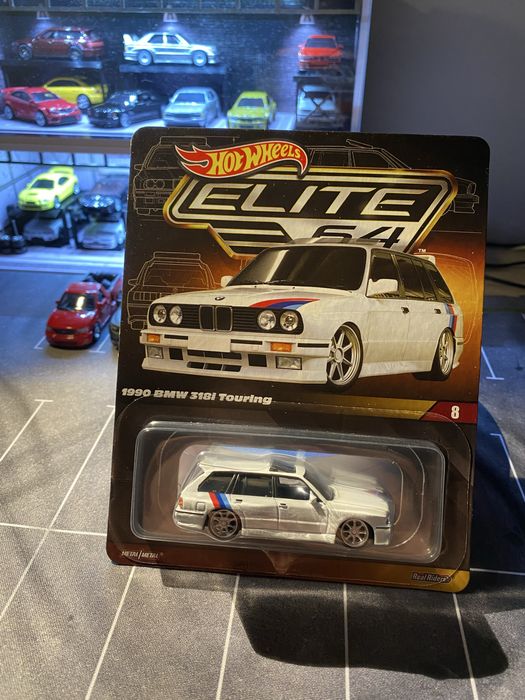 Hot wheels bmw e30 touring elite64 premium