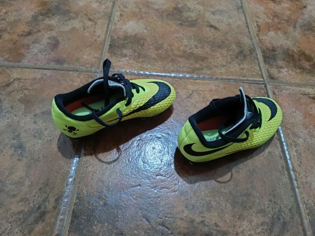 Nike hypervenom 28