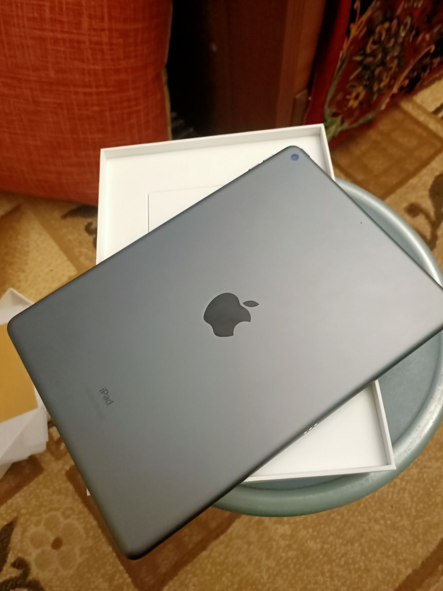 Айпад 10.2 64GB .