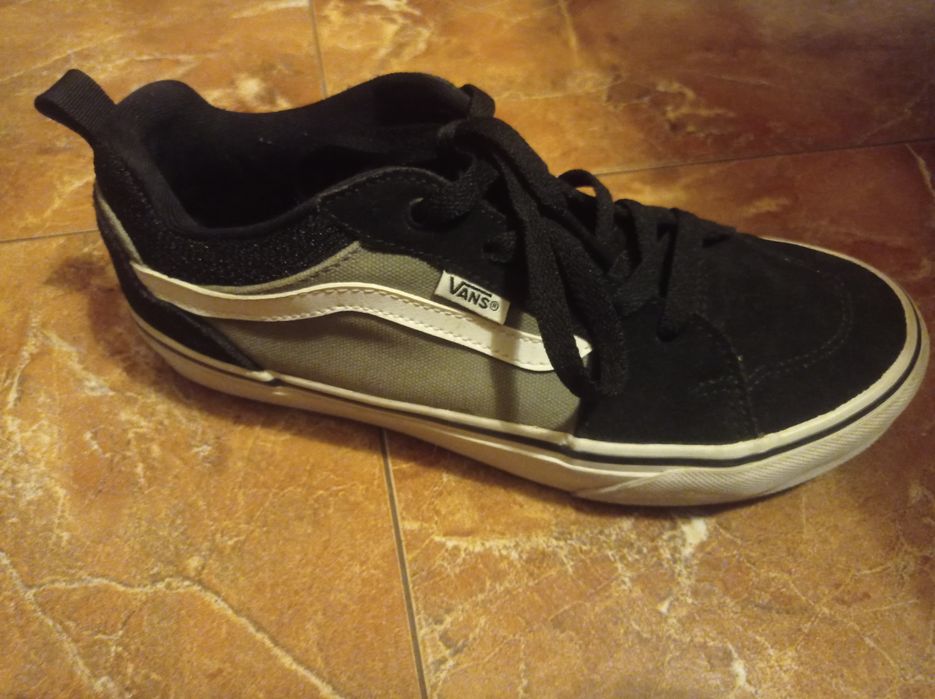 Vendo Vans filmore semi novas para estrear
