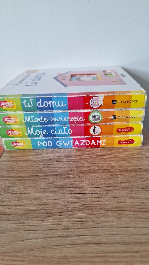 4x Akademia mądrego dziecka/Pod gwiazdami/W domu/Młode zwierzęta/ciało