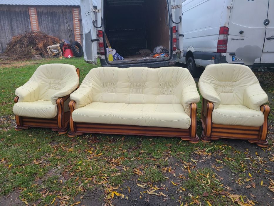 Комплект шкіряних меблів