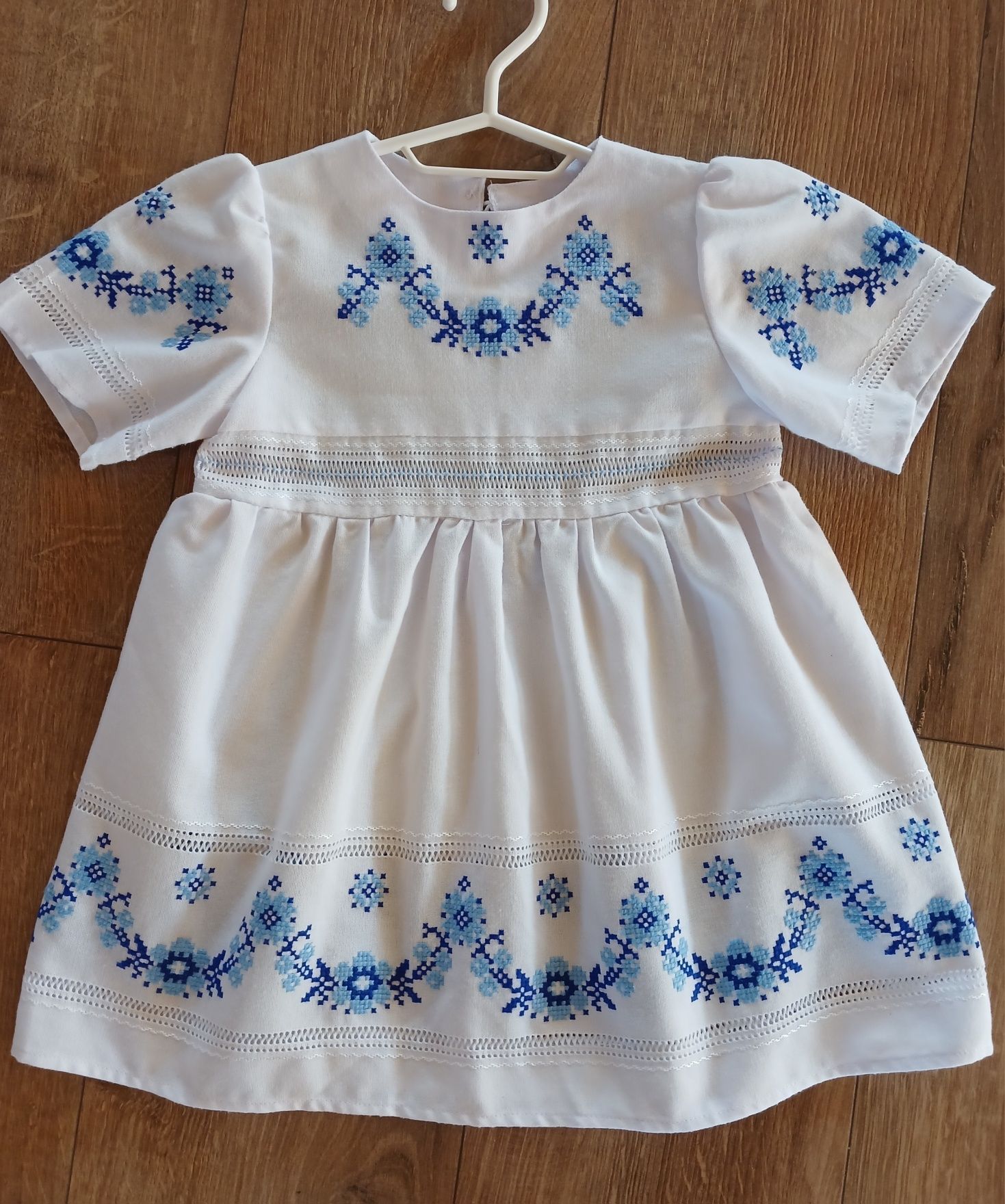 Вишиванка- сукня на дівчинку 3-4 роки