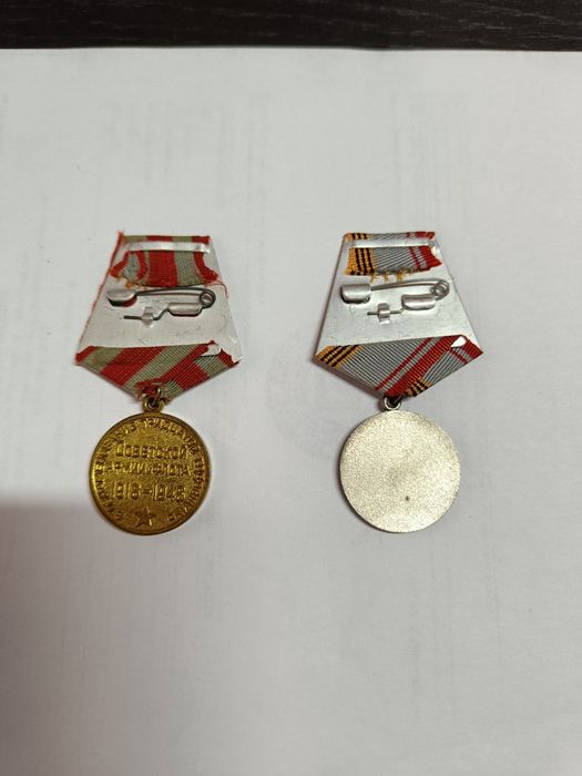 Продам старі значки