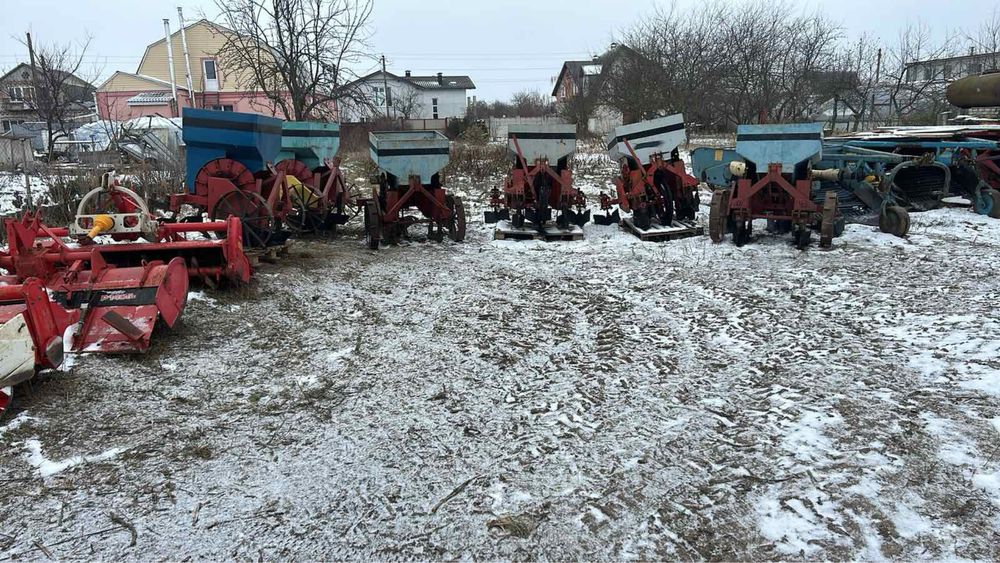 Продам Картоплесаджалку( копалку))