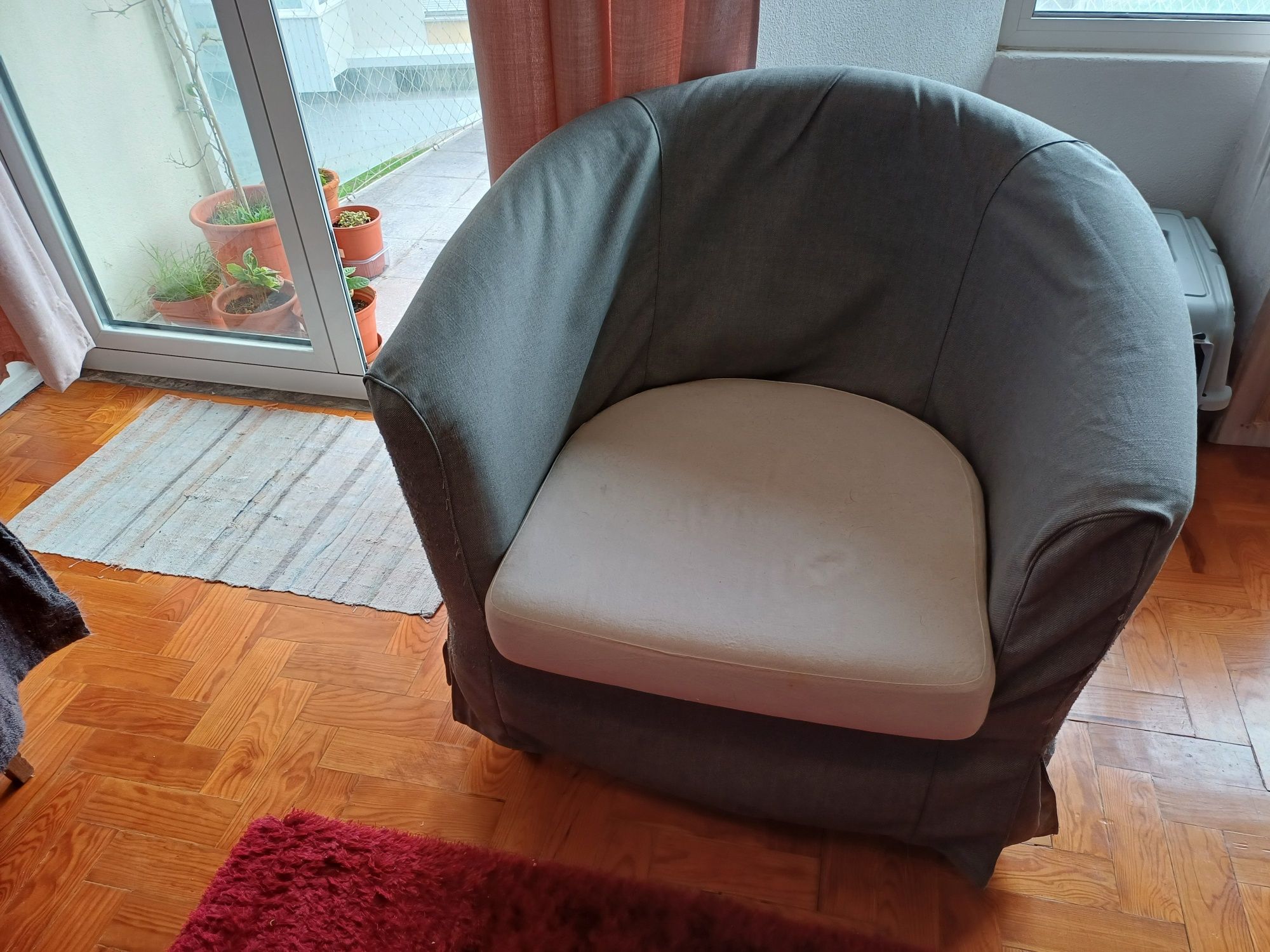 Poltrona Tullsta Ikea com capa