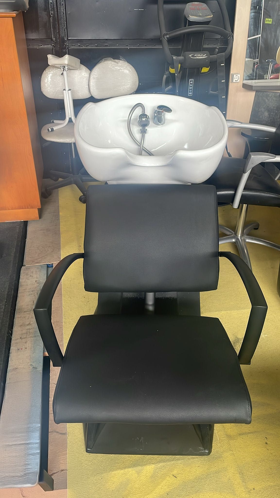 Rampa para lavagem de cabelos usada, cabeleireiro/barbearia