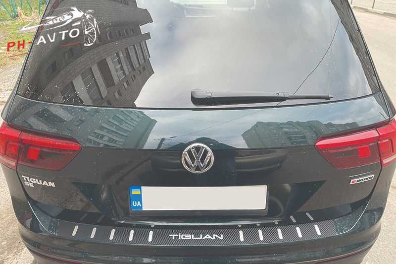 Накладка на задний бампер VW Tiguan L 2016+ USA нержавійка в карбоні