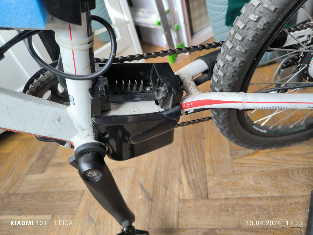 Gniazdo baterii do ebike i pojemnik na kontroler