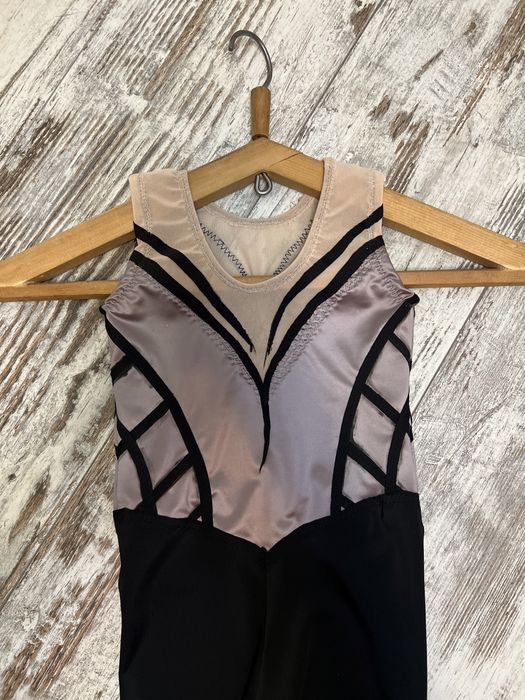 Комбінезон для художньої гімнастики. Купальник для художньої гімнастик