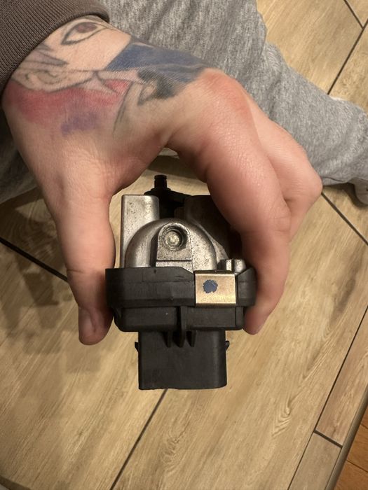 Nastawnik turbiny mercedesW211 2.7diesel