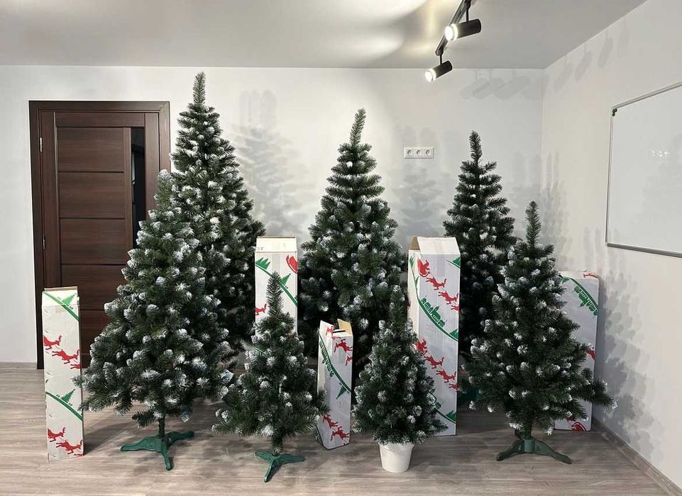 Ель искусственная с шишками зеленая, ёлочка, ель, новогодняя.