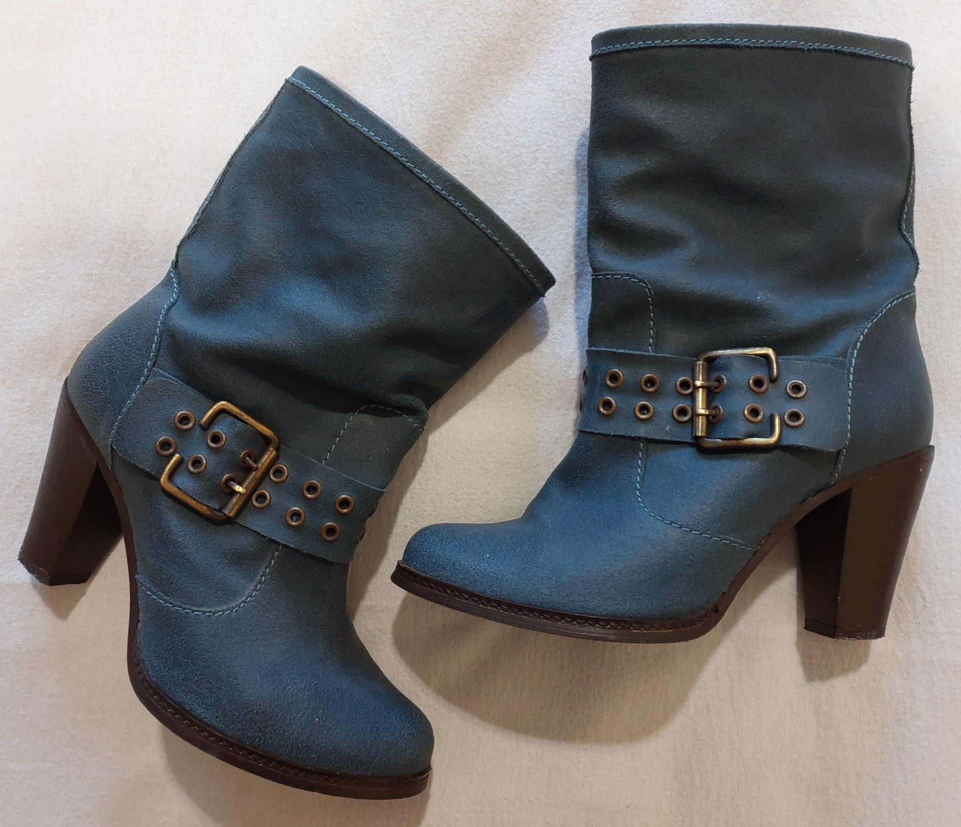 Botas Meio Cano Pele, 37