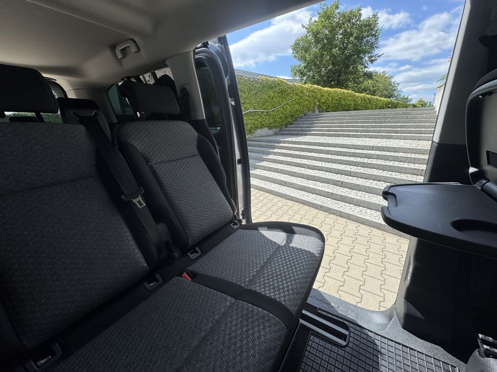 Wynajem Busów  osobowych Citroen Spacetourer XL Plus 8 osob