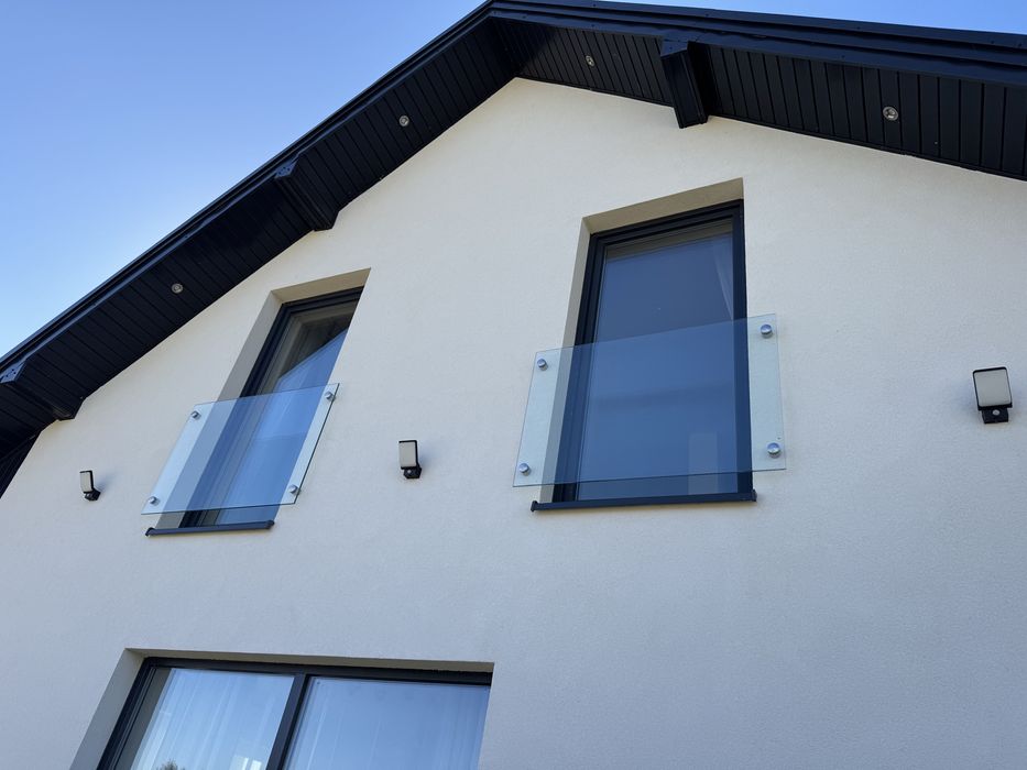 Balustrady szklane, daszki szklane,szklarz,lustra, barierki na balkon