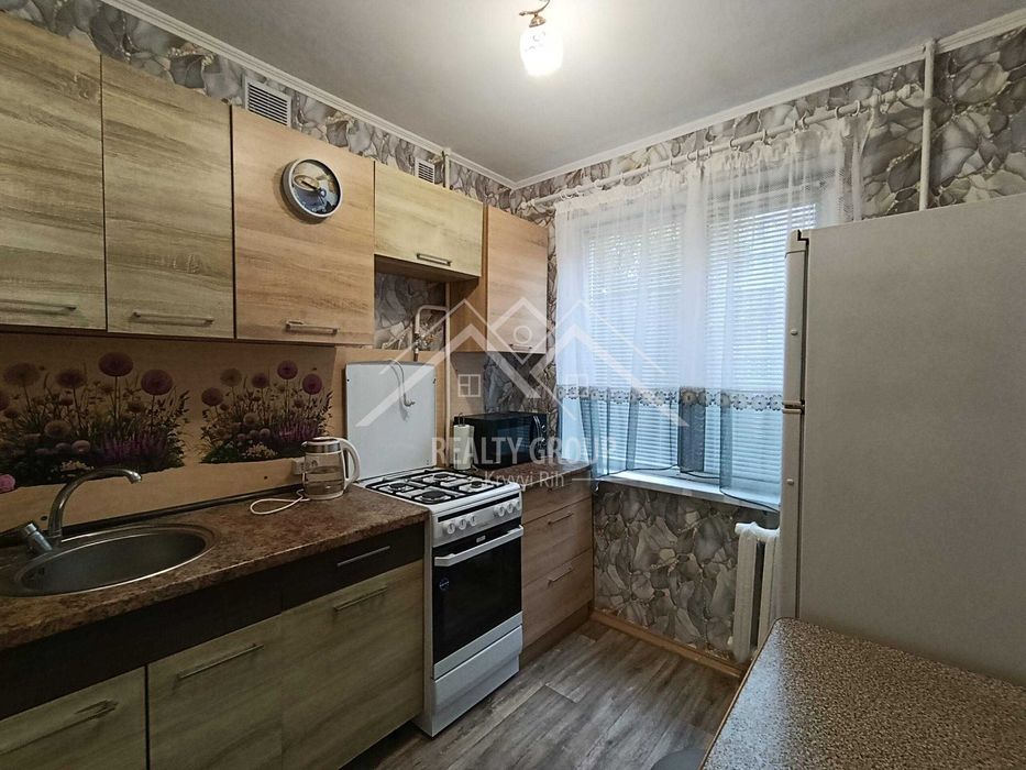 Продаж 1к кварири з меблями на Дружбі.