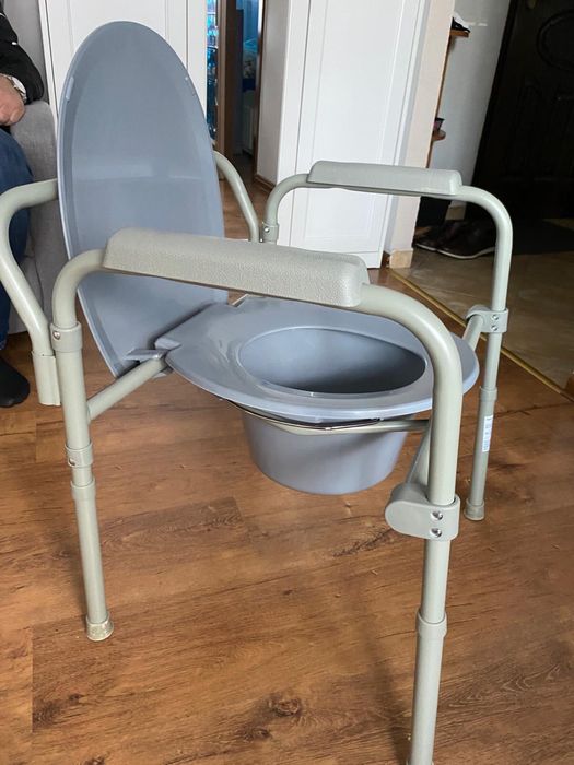 Toaleta przenosna, na dzialke, dla niepelnosprawnych