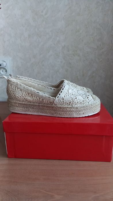 Продам летние балетки Soonher