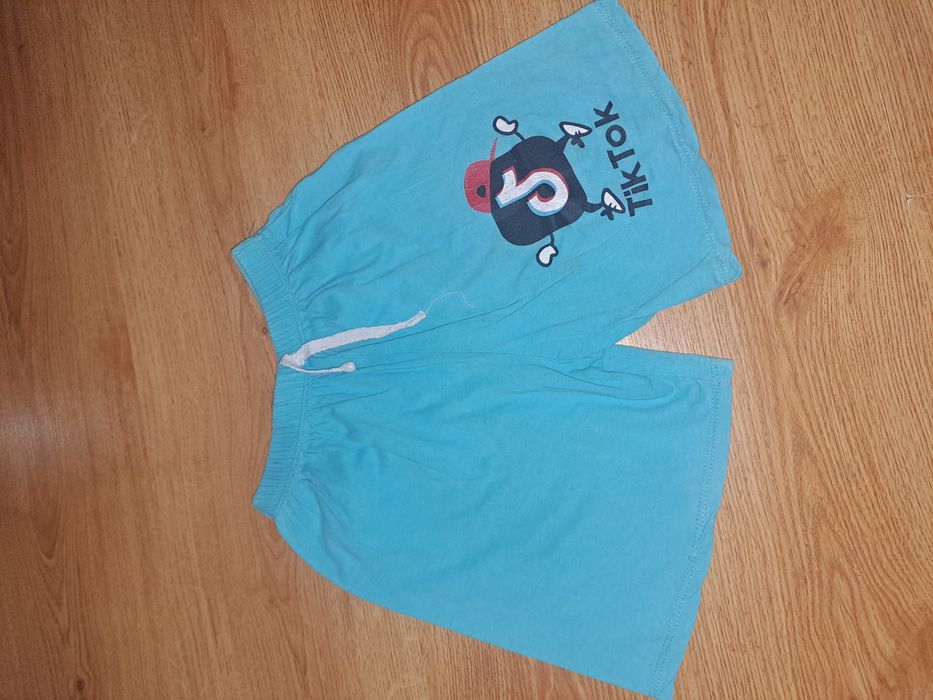 Krótkie spodenki 122