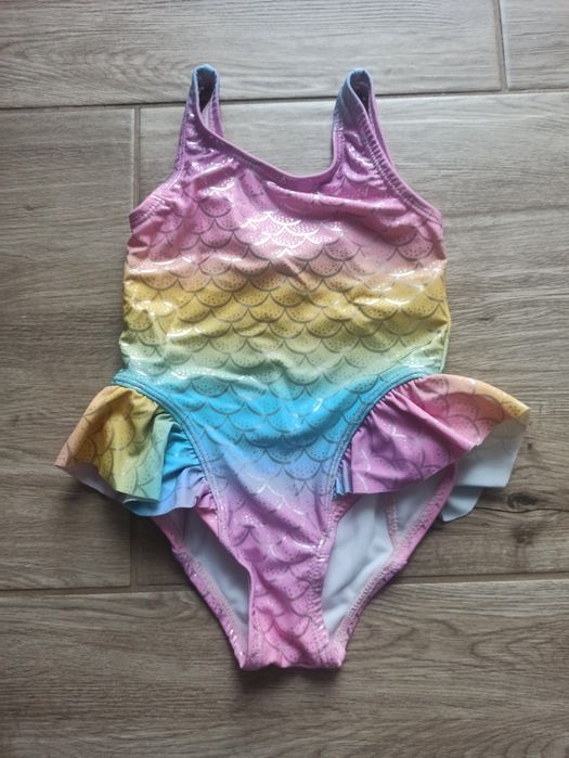 Strój kąpielowy dla dziewczynki.