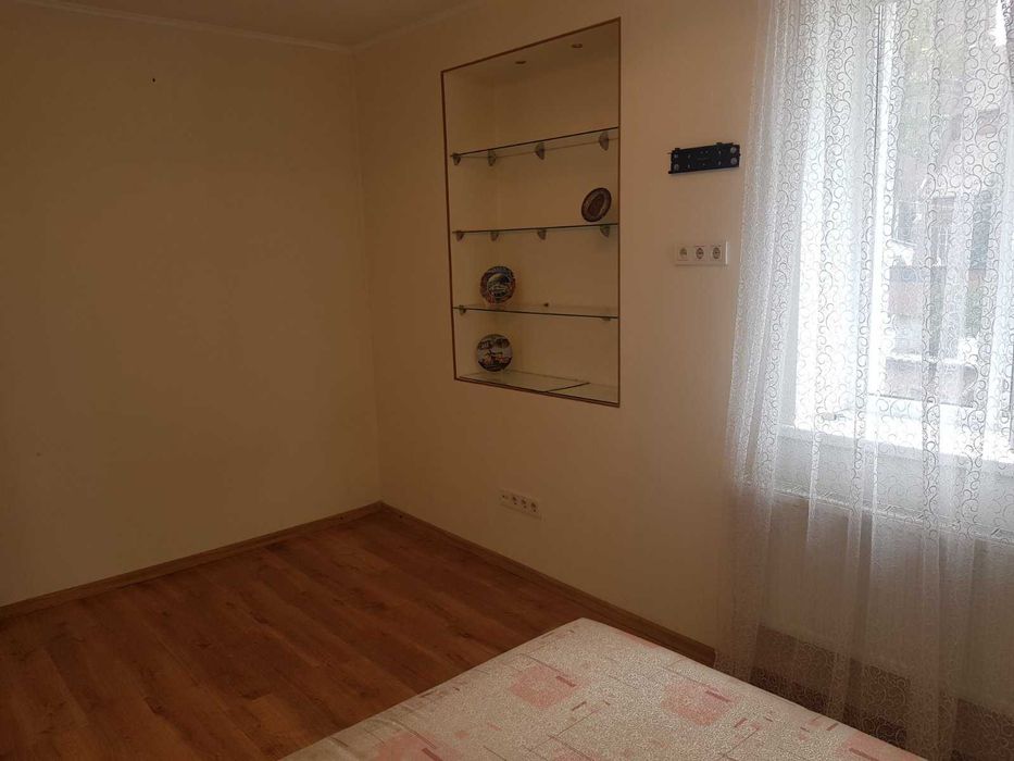 2-х кімнатна квартира , м. Кам'янка-Бузька,  ЦЕНТР