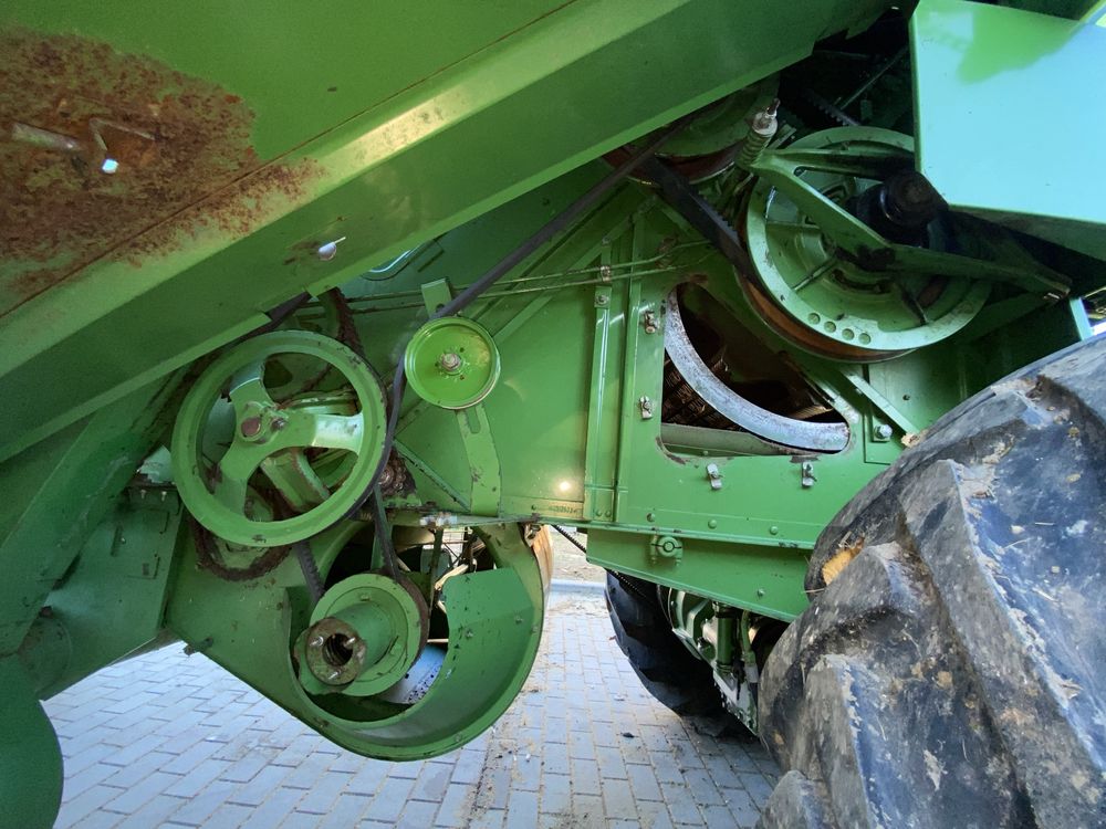 Комбайн John Deere 935