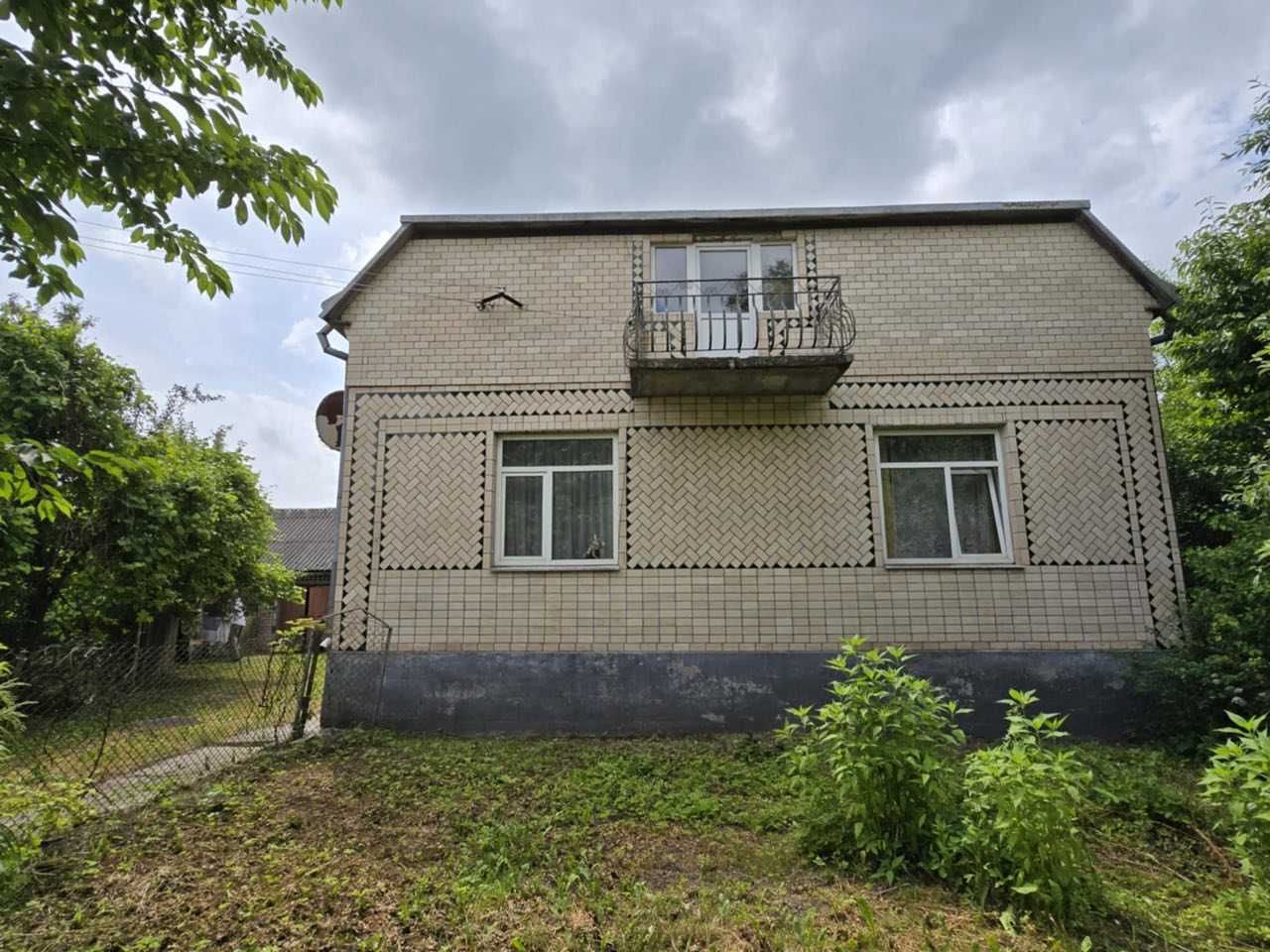 Продається готовий будинок із землею в м. Рогатин на вул. Роксолани,11