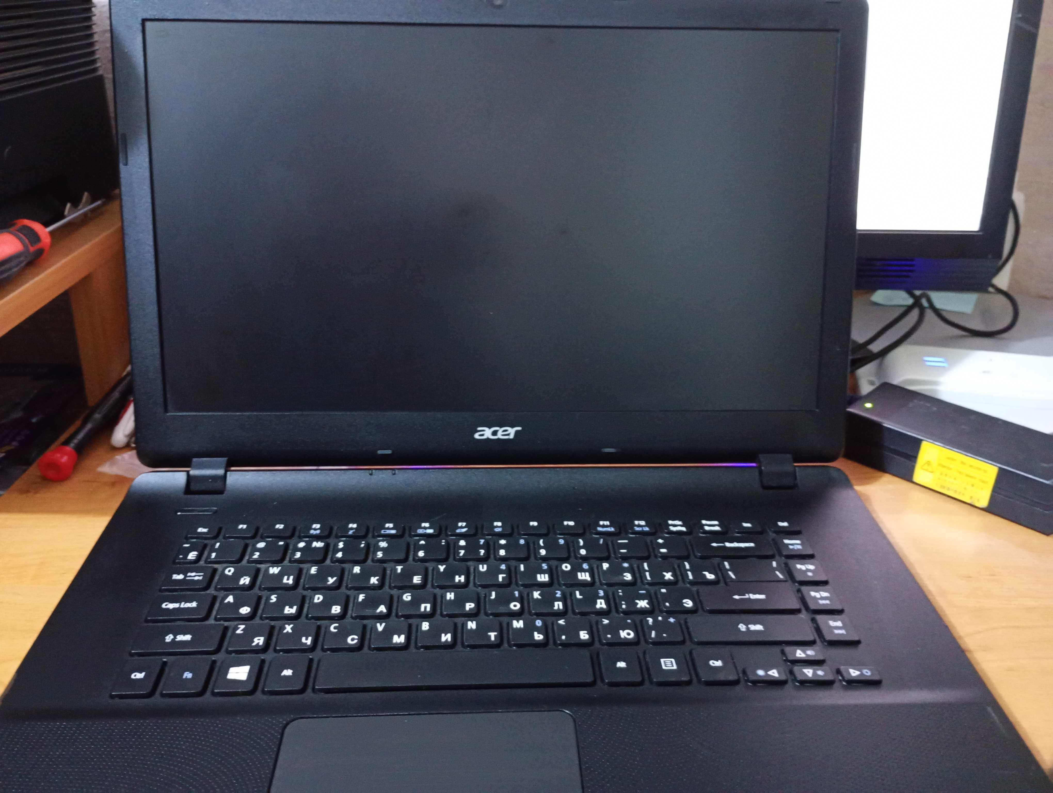 acer es-511 в гарному стані.