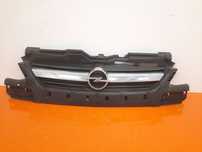 OPEL CORSA-C ATRAPA / GRILL 13120824 Z20U