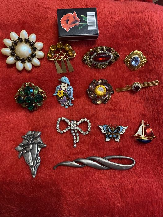 Винтажные украшения. Старые броши .