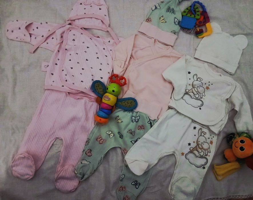 Костюмчики для дівчинки дуже гарні