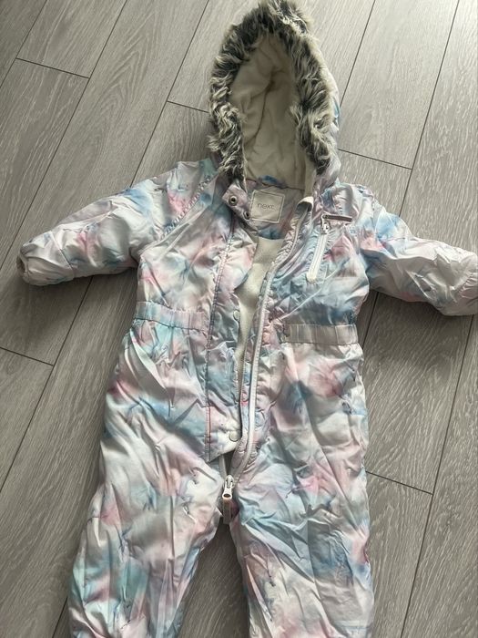 Продам два зимові  комбінзони